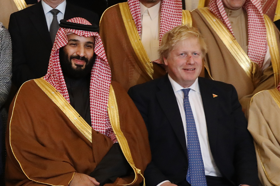 与沙特阿拉伯的亲密关系正使人们从依赖一个独裁者转向依赖另一个独裁者