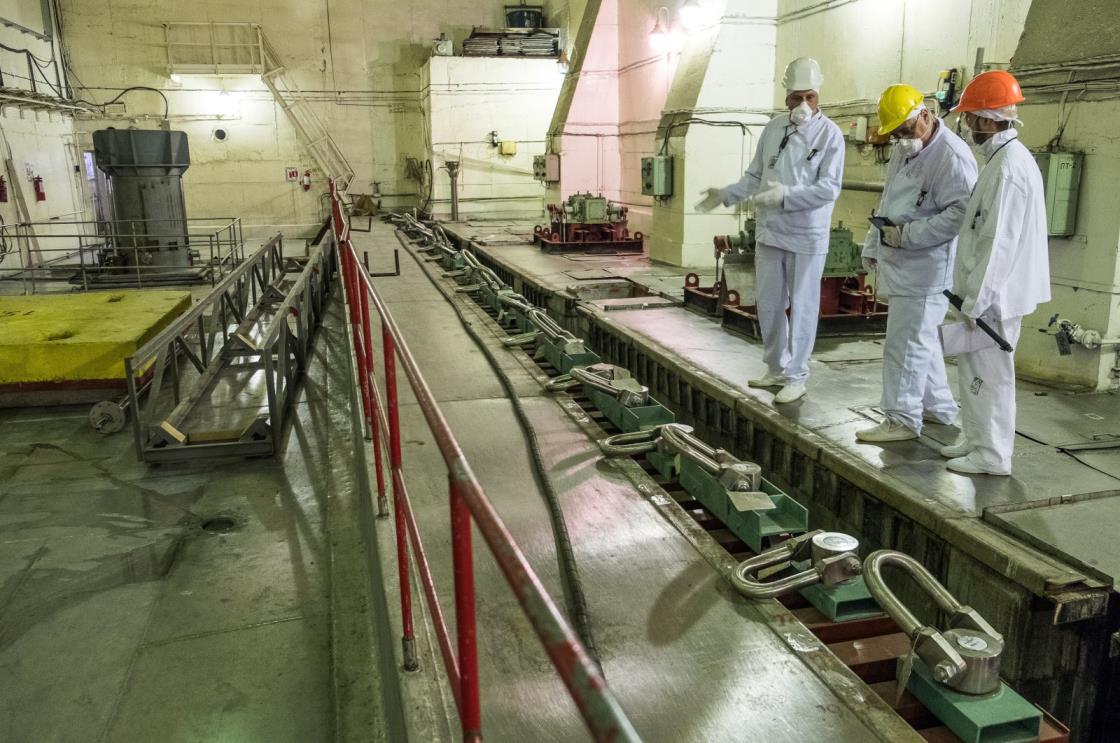 Engineers discuss the state of fuel assemblies at a wet spent fuel storage facility (ISF-1) in Chernobyl, Ukraine, May, 2017. (European Bank for Reco<em></em>nstruction and Development via Reuters)
