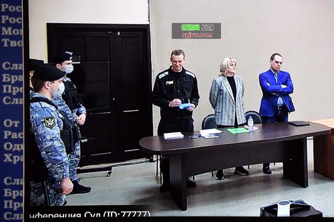 俄罗斯法官以欺诈和藐视法庭罪判处纳瓦尔尼9年监禁