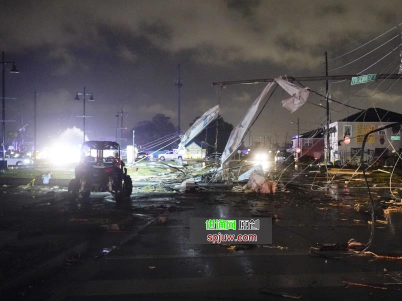 龙卷风横扫新奥尔良及其郊区，造成至少1人死亡