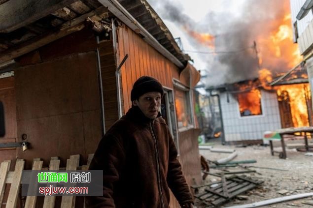 乌克兰苏米遭空袭，21人死亡，其中2名儿童