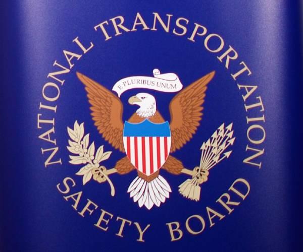 NTSB正在调查沉船造成多人死亡，化学品泄漏