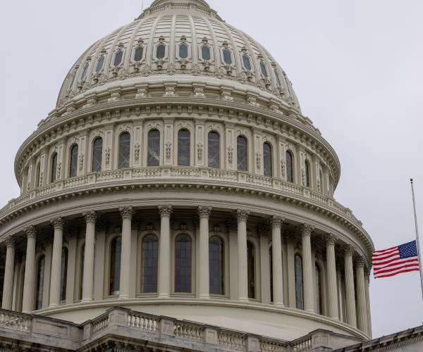 参议院即将对临时拨款法案进行投票