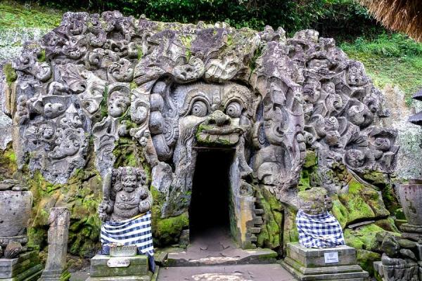 巴厘岛乌布的果阿加迦神庙-大象洞