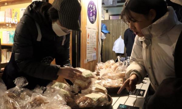 夜间面包店获得欢迎:在创造就业机会的同时打击食物浪费